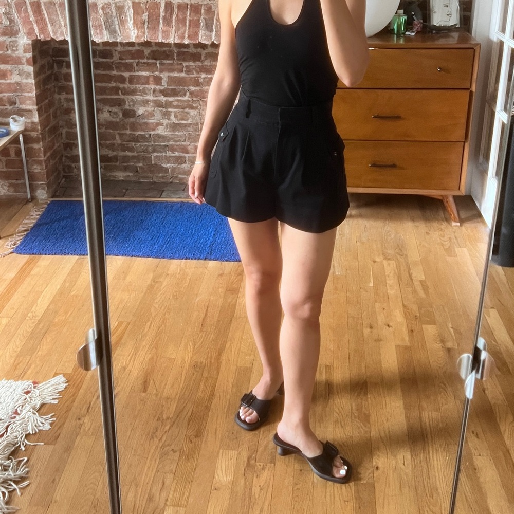 Super cute high waisted navy short size 2 Rachel Zoe
